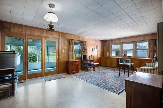 392-394 Lexington Road, Versailles, KY 40383