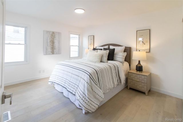 1326 Mohawk Avenue, Royal Oak, MI 48067