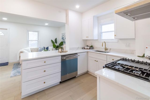 1326 Mohawk Avenue, Royal Oak, MI 48067