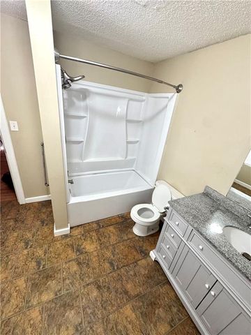 1400 E Hayward Avenue, Independence, MO 64050