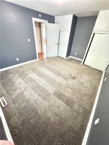 1400 E Hayward Avenue, Independence, MO 64050