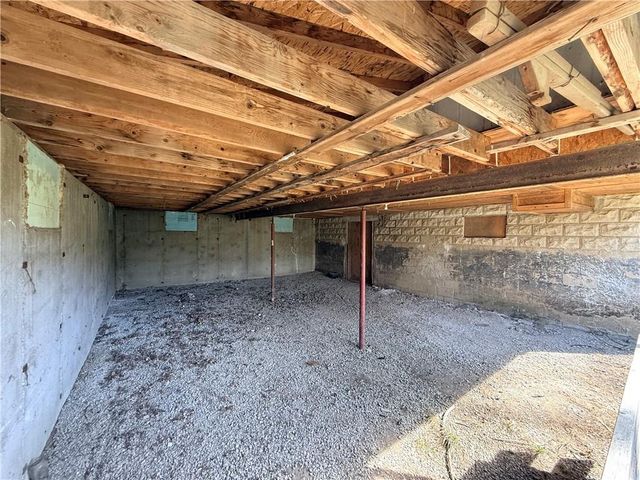 1400 E Hayward Avenue, Independence, MO 64050