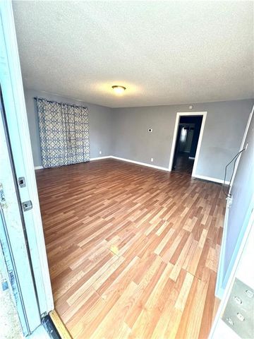 1400 E Hayward Avenue, Independence, MO 64050