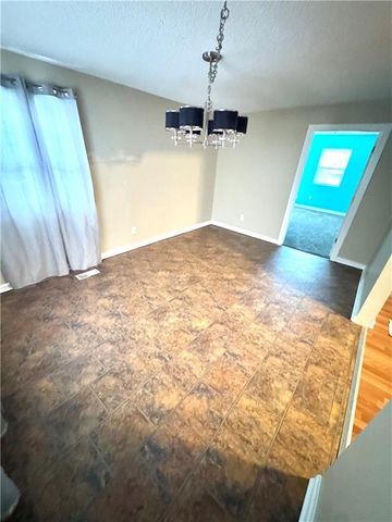 1400 E Hayward Avenue, Independence, MO 64050