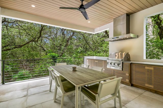 2004 Rue De St Tropez, Austin, TX 78746