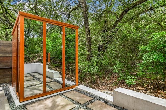 2004 Rue De St Tropez, Austin, TX 78746