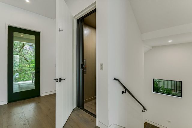 2004 Rue De St Tropez, Austin, TX 78746