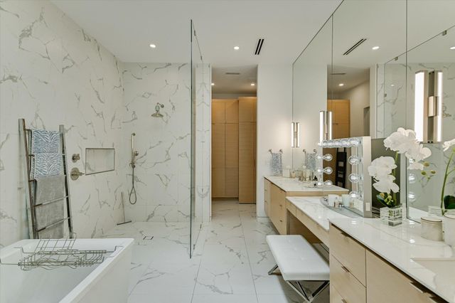 2004 Rue De St Tropez, Austin, TX 78746