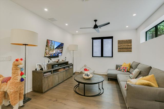 2004 Rue De St Tropez, Austin, TX 78746