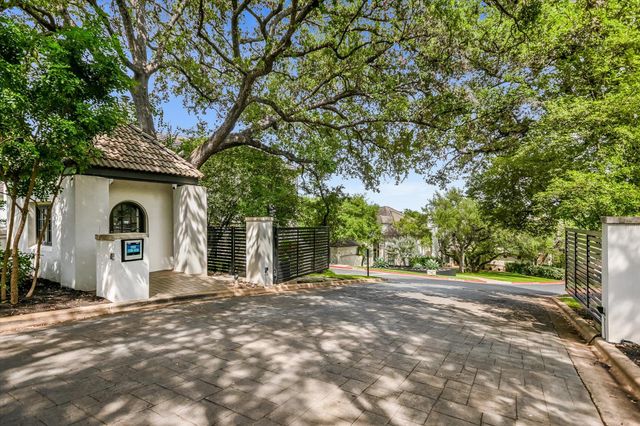 2004 Rue De St Tropez, Austin, TX 78746