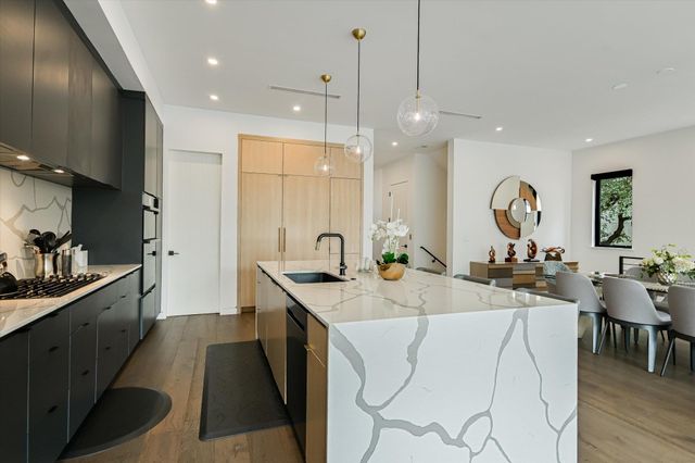 2004 Rue De St Tropez, Austin, TX 78746