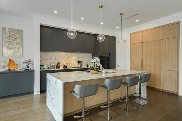 2004 Rue De St Tropez, Austin, TX 78746