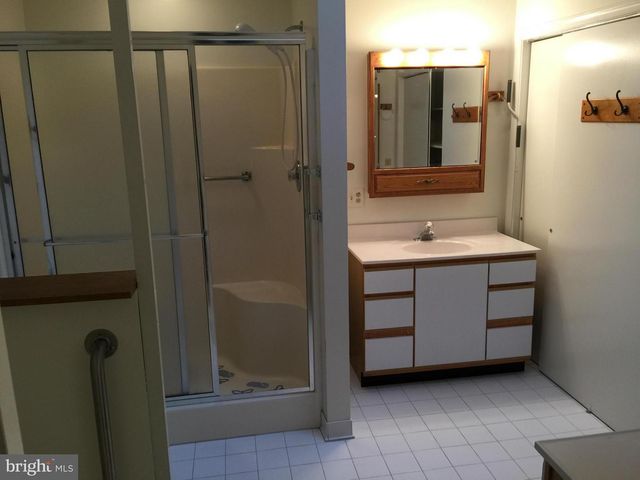 1 APRICOT CT, Gaithersburg, MD 20878