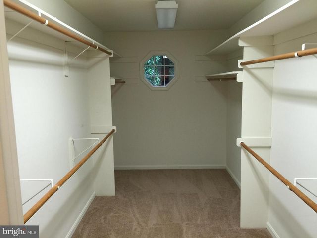 1 APRICOT CT, Gaithersburg, MD 20878