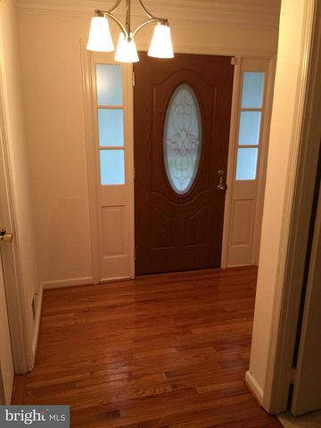 1 APRICOT CT, Gaithersburg, MD 20878