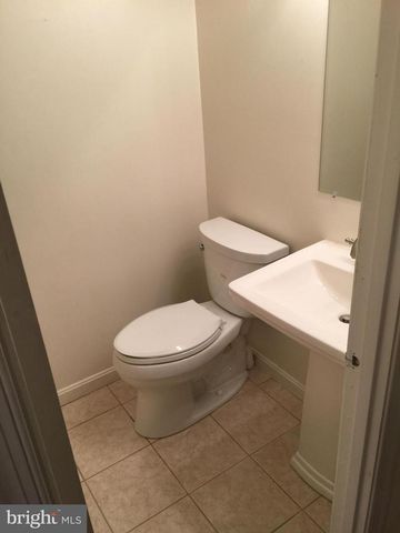 1 APRICOT CT, Gaithersburg, MD 20878