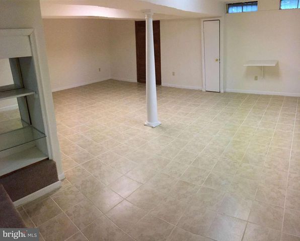 1 APRICOT CT, Gaithersburg, MD 20878