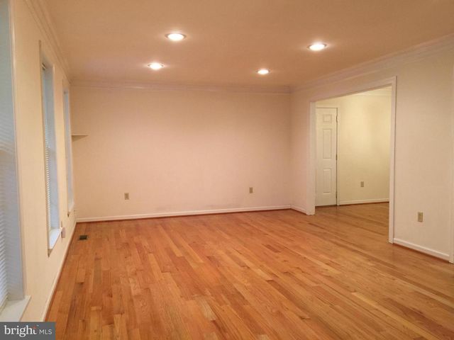 1 APRICOT CT, Gaithersburg, MD 20878