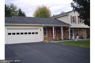 1 APRICOT CT, Gaithersburg, MD 20878