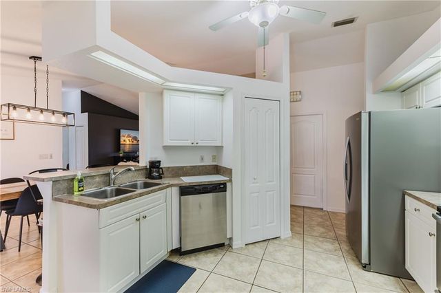 1205 SE 12th LN, Cape Coral, FL 33990