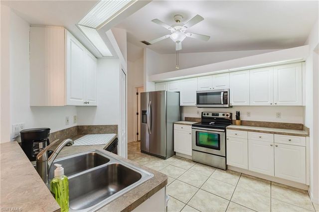 1205 SE 12th LN, Cape Coral, FL 33990