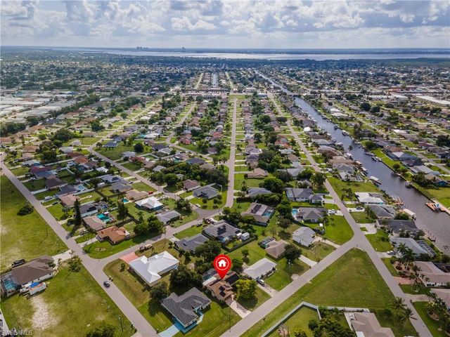 1205 SE 12th LN, Cape Coral, FL 33990