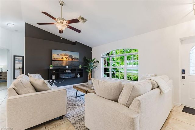 1205 SE 12th LN, Cape Coral, FL 33990