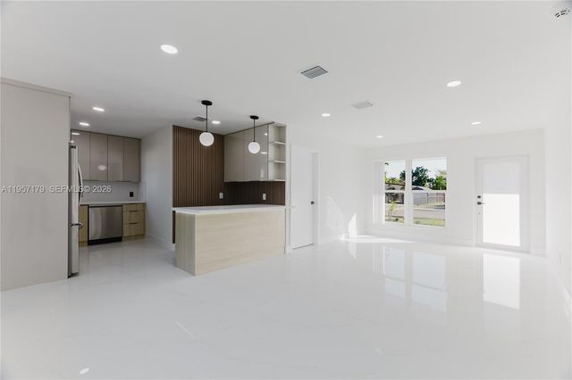 3110 SW 34th Ave, West Park, FL 33023