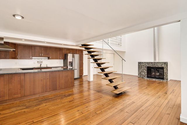 107 S Front St Apt 45, Memphis, TN 38103