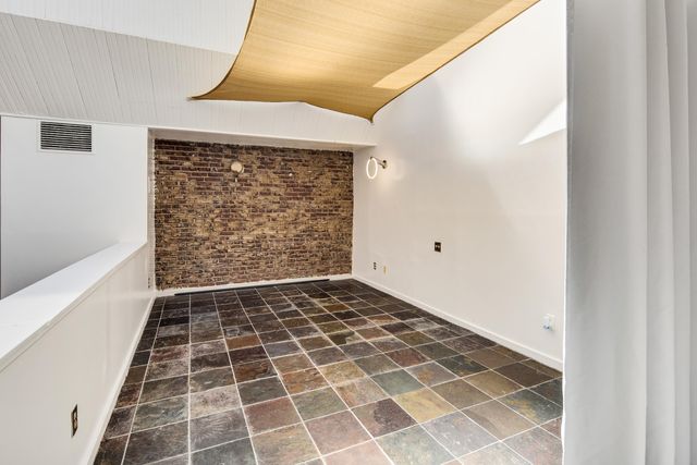 107 S Front St Apt 45, Memphis, TN 38103