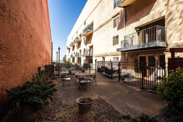 107 S Front St Apt 45, Memphis, TN 38103