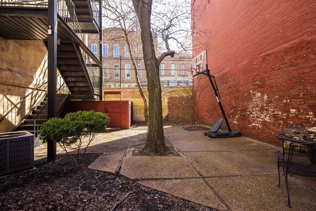 107 S Front St Apt 45, Memphis, TN 38103