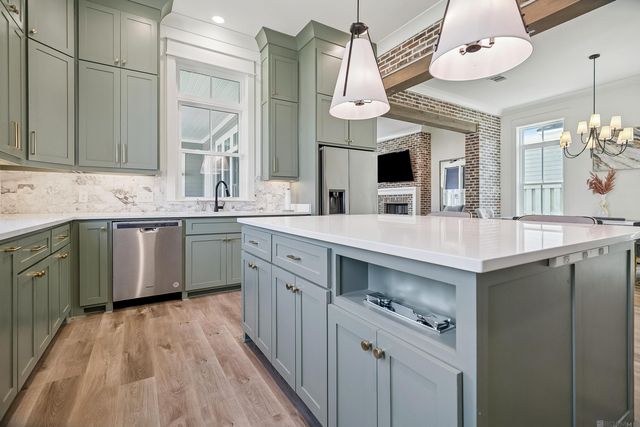 7626 Mcmahon Dr, Baton Rouge, LA 70817