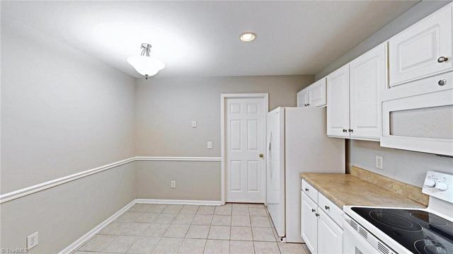 1052 Glyn Water Lane, High Point, NC 27265