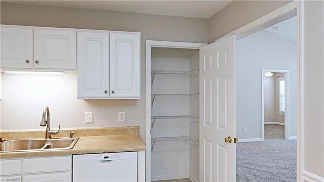 1052 Glyn Water Lane, High Point, NC 27265