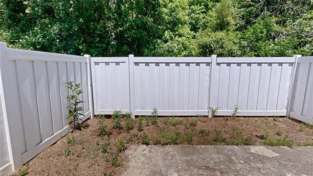 1052 Glyn Water Lane, High Point, NC 27265