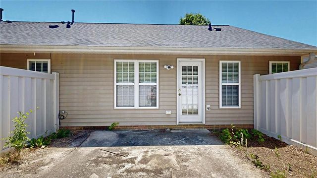 1052 Glyn Water Lane, High Point, NC 27265