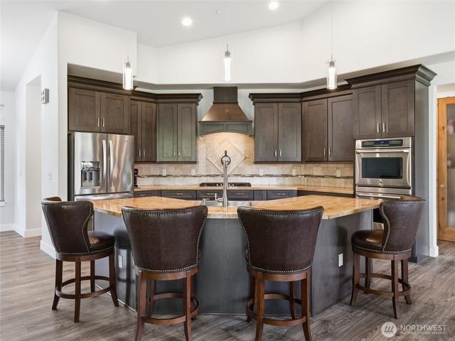 38512 Mountain Highway E, Eatonville, WA 98328