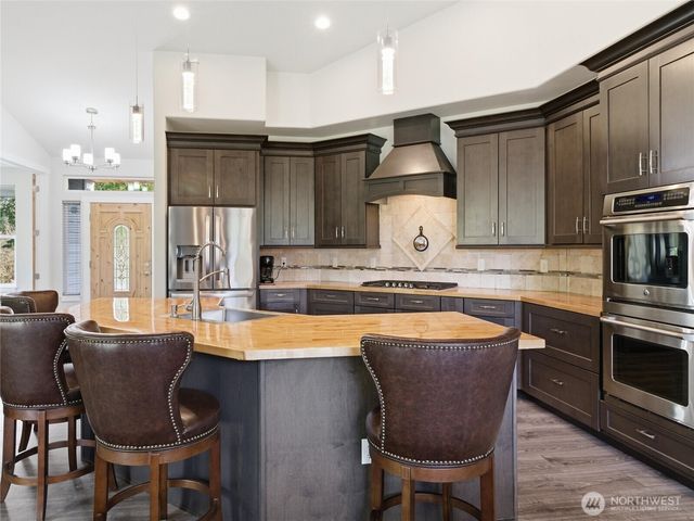 38512 Mountain Highway E, Eatonville, WA 98328