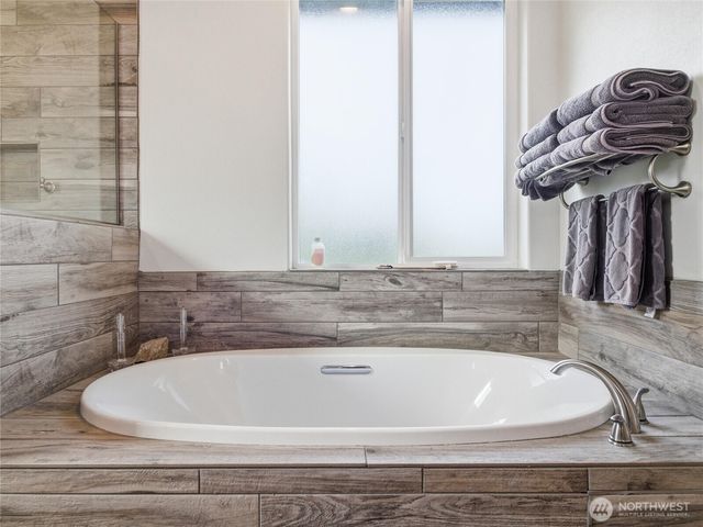 38512 Mountain Highway E, Eatonville, WA 98328