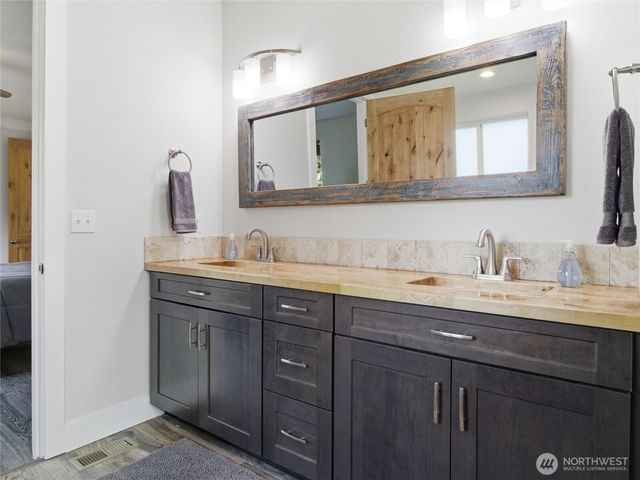 38512 Mountain Highway E, Eatonville, WA 98328