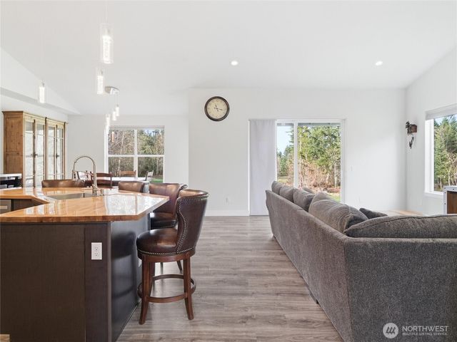 38512 Mountain Highway E, Eatonville, WA 98328