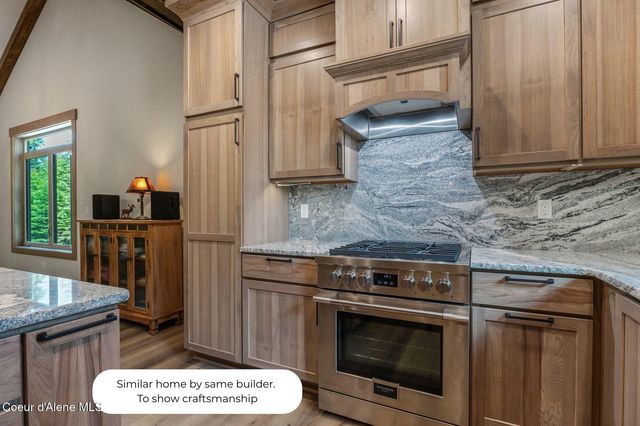215 White Cloud Dr, Sandpoint, ID 83864