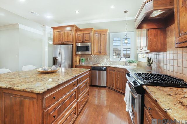 13298 Brookcrest Dr, Walker, LA 70785