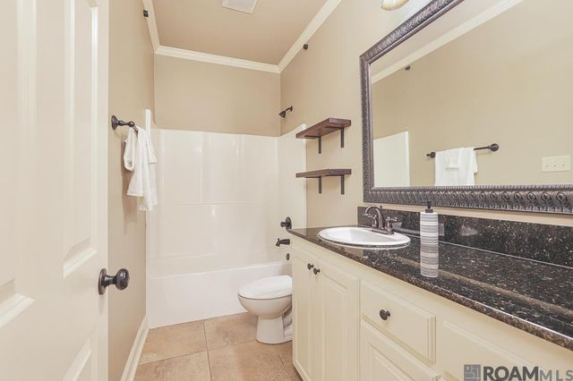 13298 Brookcrest Dr, Walker, LA 70785