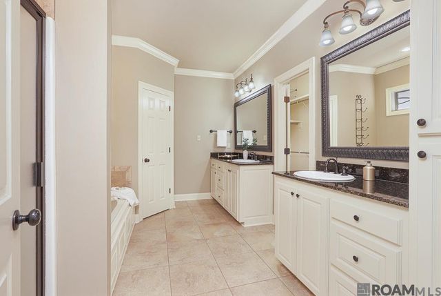 13298 Brookcrest Dr, Walker, LA 70785