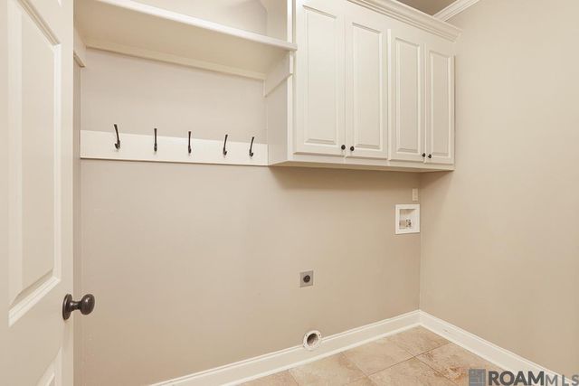 13298 Brookcrest Dr, Walker, LA 70785