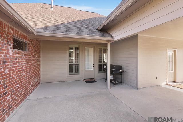 13298 Brookcrest Dr, Walker, LA 70785