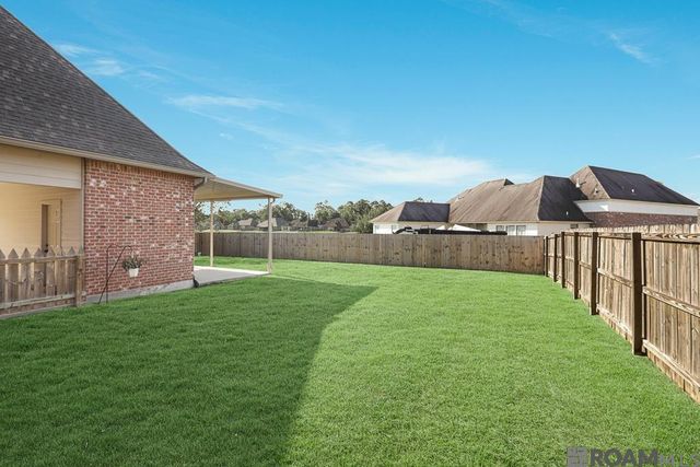 13298 Brookcrest Dr, Walker, LA 70785