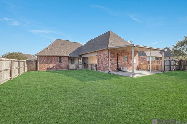 13298 Brookcrest Dr, Walker, LA 70785